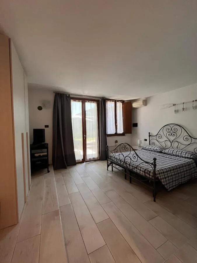 Apartment Case Vacanza Le Vele Desenzano del Garda Italy